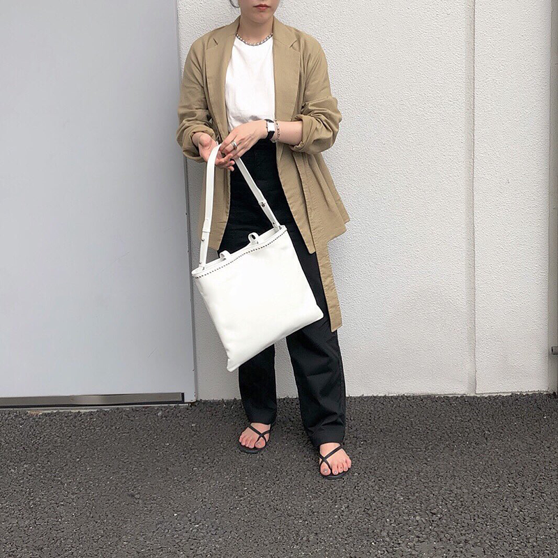 YONFA / 【sample sale】スタッズレザートート (white)
