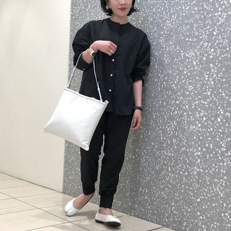 YONFA / 【sample sale】スタッズレザートート (white)